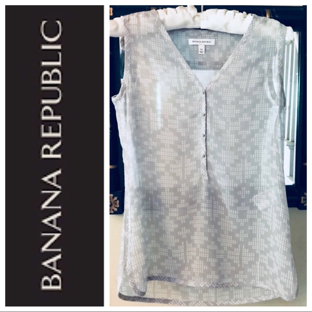EUC Banana Republic hi-low sleeveless top. XS